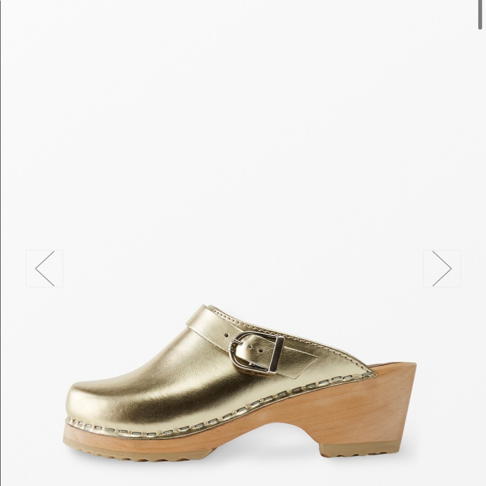 Hanna Andersson Gold toddler Size 8 Clogs